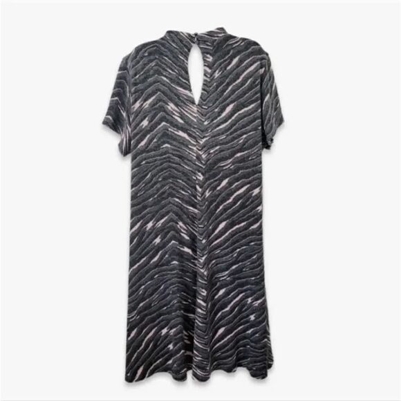 NEW Torrid Zebra Hacci Mock Neck Trapeze Dress in Gray/Pink Size 3 (3X 22-24) - Picture 6 of 13